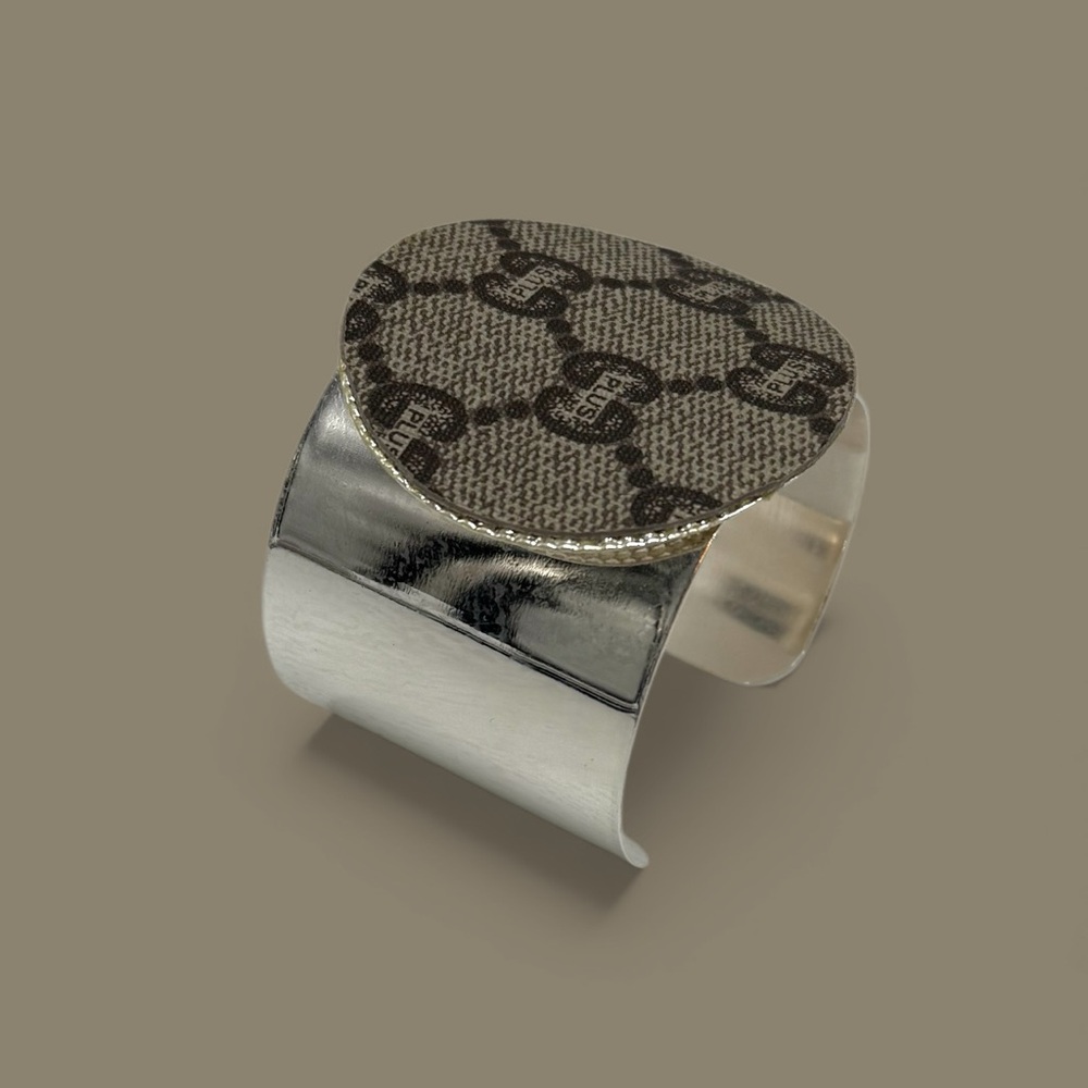 Gucci upcycled Silver cuff bracelet GUCCI PLUS RARE authentic material - Picture 3 of 8